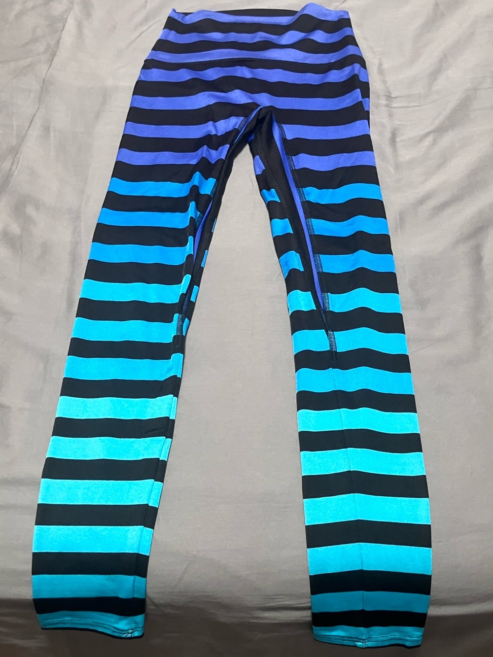 K-Deer Yoga Leggings - Ombré Blue Teal Stripes, Size XS